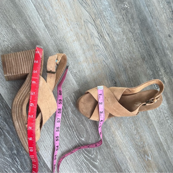 Tom’s criss cross chunky platform heels - Picture 9 of 11